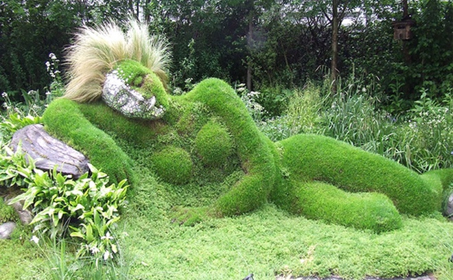 moss sculpture